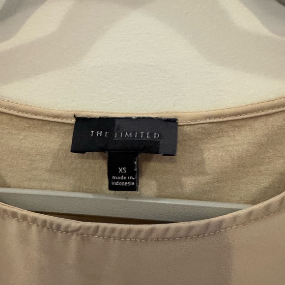 The Limited Tan Short Sleeve Top! - Picture 4 of 7